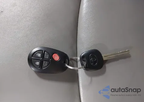 2013 Toyota Highlander Se V6 from USA, damaged, VIN 5TDBK3EH6DS256360